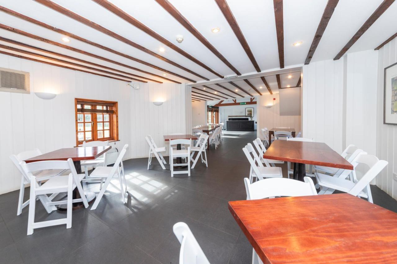 胡克 The Grange On Warbrook Estate酒店 外观 照片